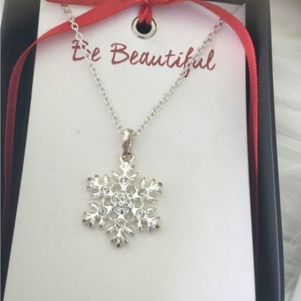 Avon NEW Best Wishes Be Beautiful snowflake necklace
